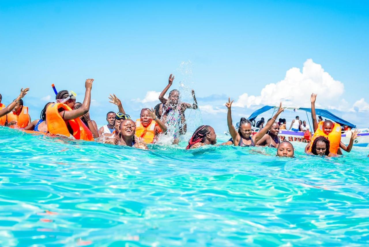 Pendo Diani * Diani Beach